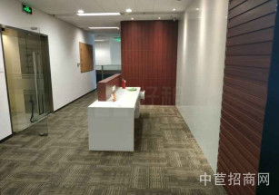 上海銀行大廈陸家嘴精裝修房型方正采光佳。