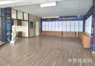 七寶莘莊商務(wù)區(qū)12號線旁，帶裝修辦公廠房出租，300起租貨梯2噸