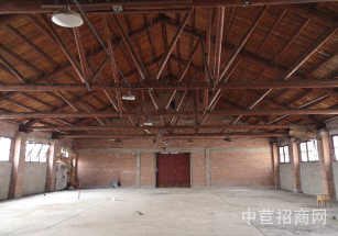 楊浦區層高7.5米獨門獨院一層紅本廠房，交通便捷