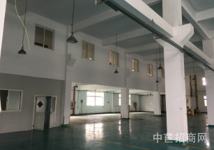 嘉定區層高6.5米獨院廠房一層紅本廠房，交通便捷