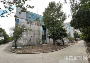 佘山2300平獨棟廠房出售佘山2300平獨棟廠房出售，雙層火車頭，層高10米