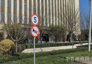 浦東3000平倉(cāng)庫(kù)出租浦東3000平樓上倉(cāng)庫(kù)出租，高6.5米，承重2噸，隨時(shí)可看房