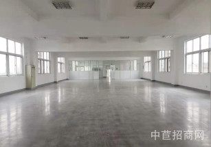 三維工業(yè)園104板塊，整層廠房出租，2噸貨梯，價(jià)格含票