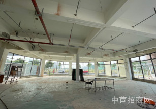 揚源Young工坊松江玻璃幕墻雙層廠房出租 104展廳電商