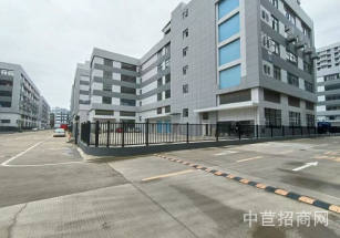 廣東肇慶萬洋眾創城四會獨門獨院廠房出售，空地大，臨近高速，出行方便