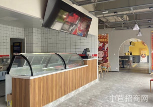 申虹產業園申虹735平餐飲門店，大門口展示面，精裝帶家具