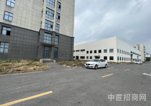 泗涇鎮70畝獨門獨院廠房出售松江泗涇獨院廠房出售，占地70畝，空地40畝