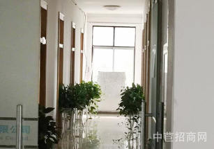 閔行莘莊工業(yè)區(qū)廠房出租閔行5號(hào)線銀都路地鐵站口1800平，房東直租