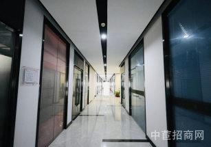 松江洞業路廠房出租松江洞涇樓上精裝修廠房出租，1600平可分割，100平起租