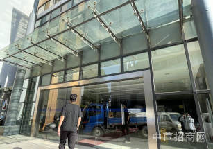 松江一樓廠房松江小廠房出售，一樓可做組裝輕生產辦公倉儲