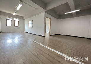 微衡商務(wù)中心洞涇甲級寫字樓出租，門口公交車直達地鐵站