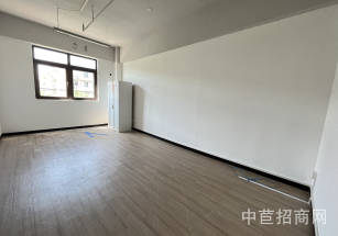 微衡商務(wù)中心實拍！直租~洞涇萬達旁135平，拎包辦公，雙面采光