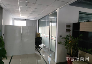 閔行顓橋辦公廠房出租閔行5號線顓橋，獨棟花園辦公，精裝1000平，可注冊