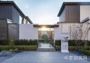 天宸合院別墅閔行稀缺不限購別墅出售，送私人花園，配套高端酒店醫療