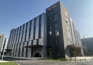 閔虹智芯源浦東臨港新片區(qū)獨(dú)棟多層廠房出租，首層層高8米，丙類(lèi)消防