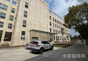 寶山楊行廠房出租楊行獨院廠房出租，總面積15000平，適合倉儲、輕加工